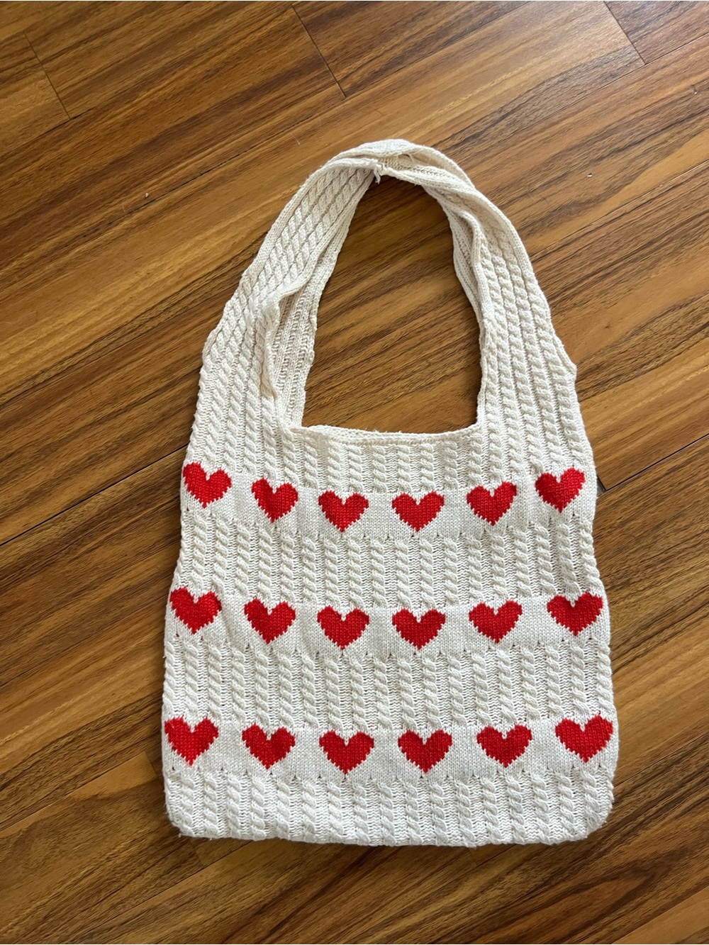Knit heart tote bag